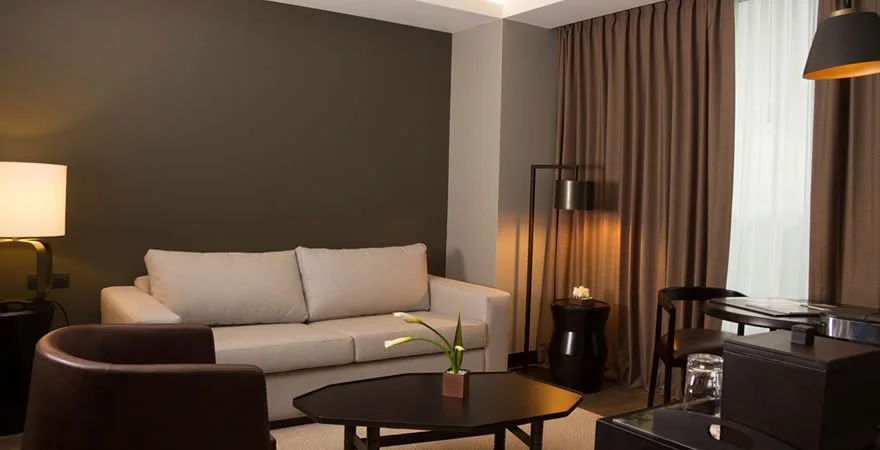 EB-Hotel-QUITO-suite.jpg