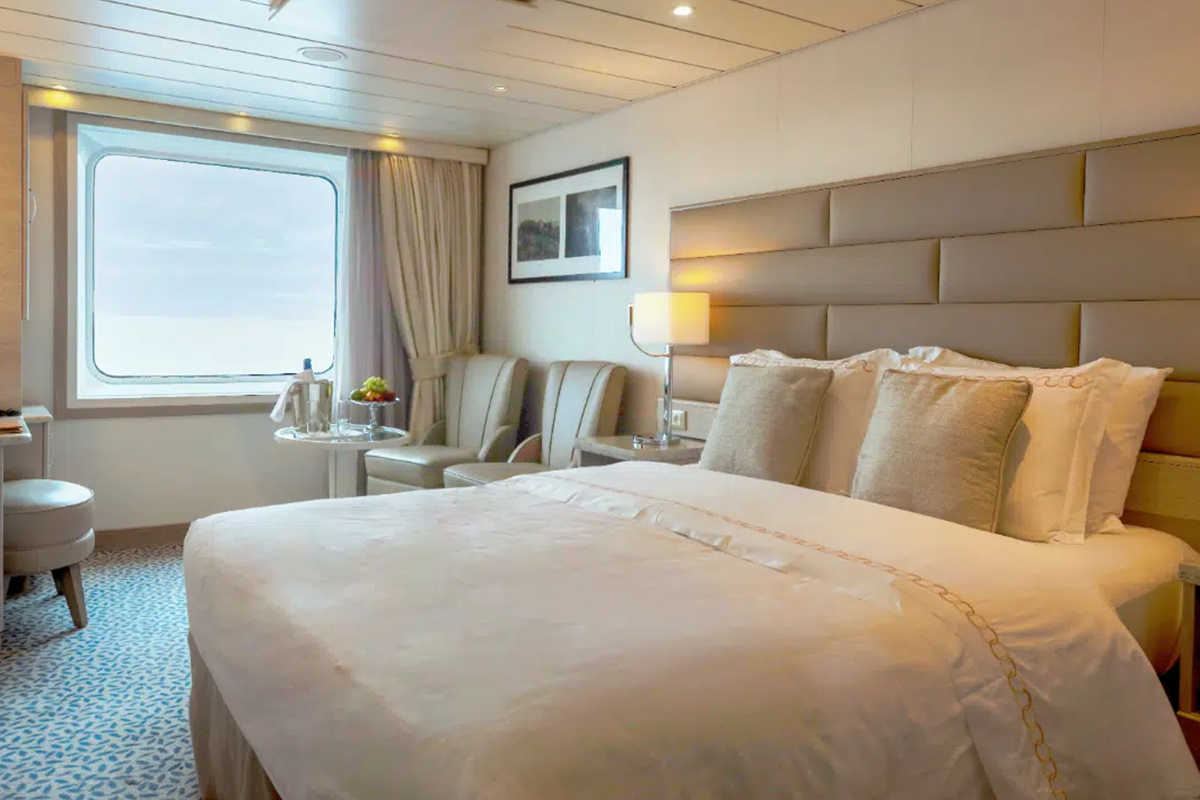 Solo-Vista-Stateroom_Discoverer_PLX.png