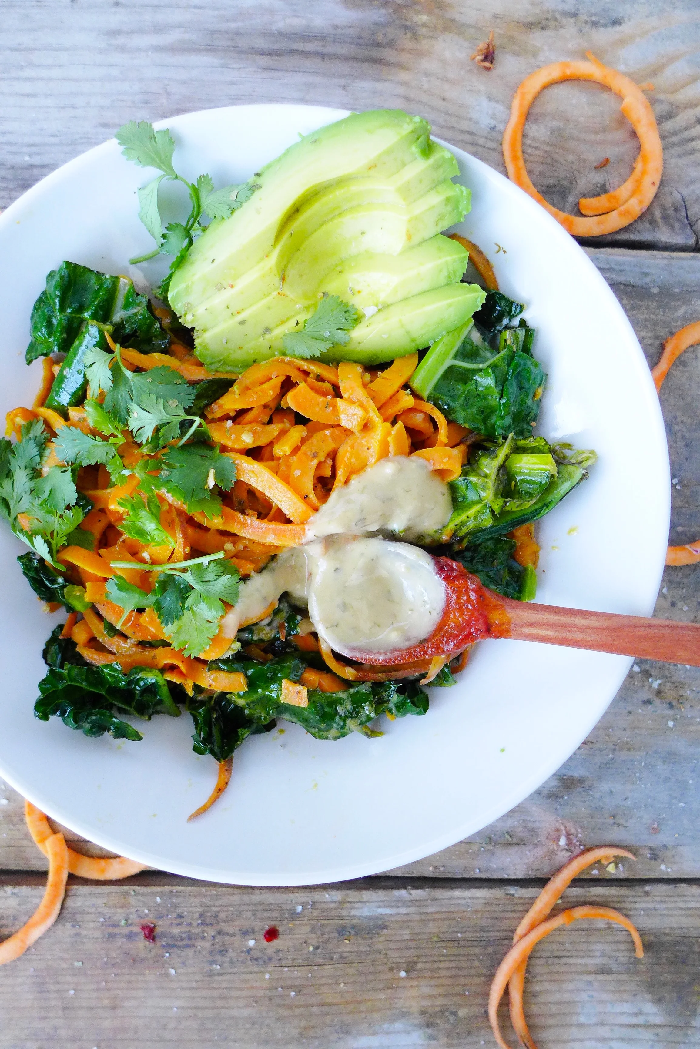 sweet-potato-noodles-kale-goddess-dressing.jpg