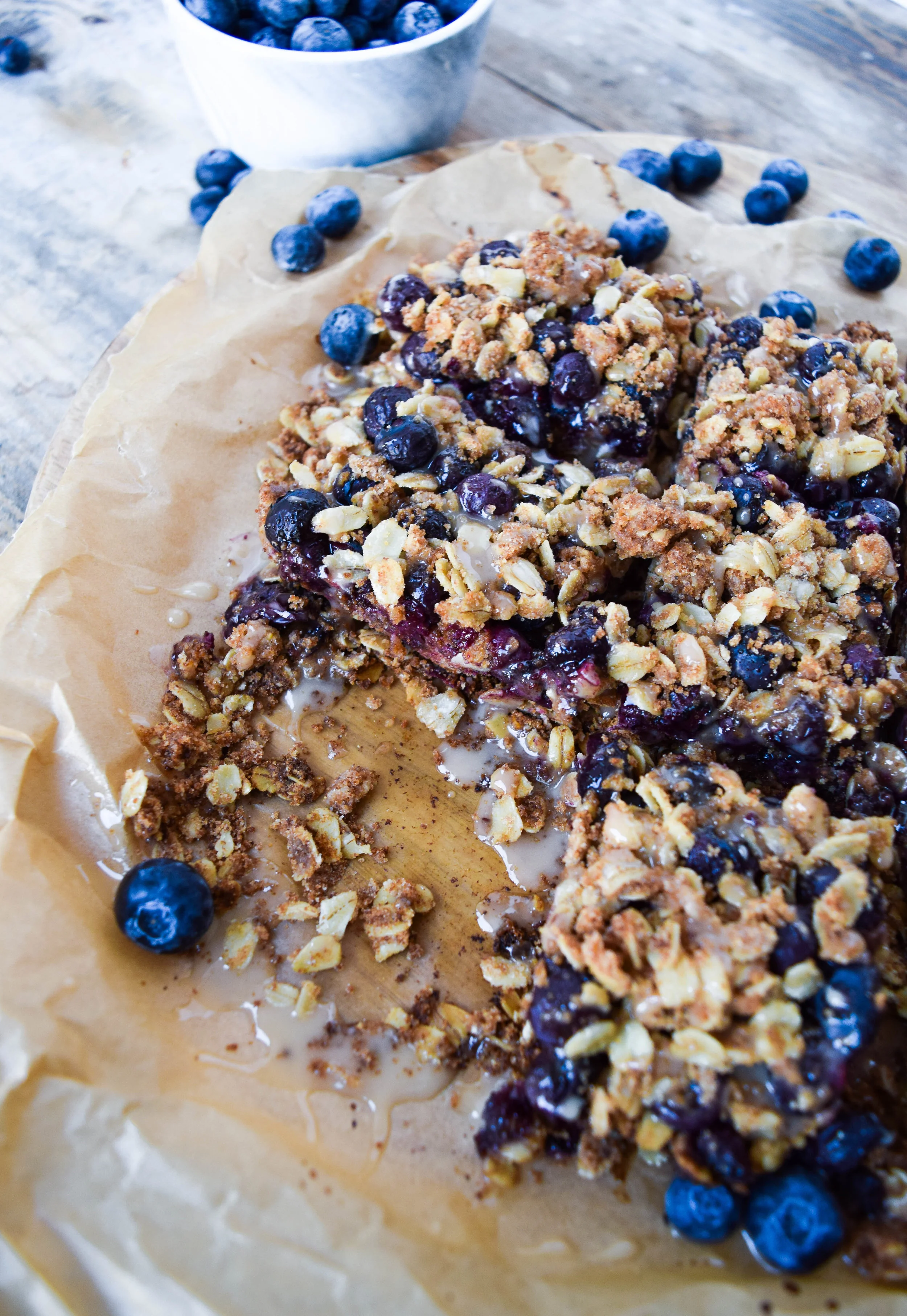 blueberry-oatmeal-bars-healthy-breakfast-dessert.jpg