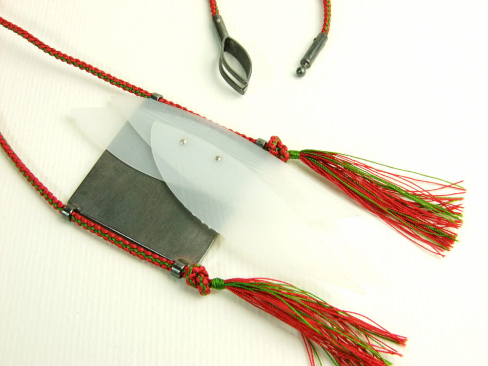 red&green-silk-silver-necklace-with-recycled-plastic&silver-pendant-hbm110-8899.JPG