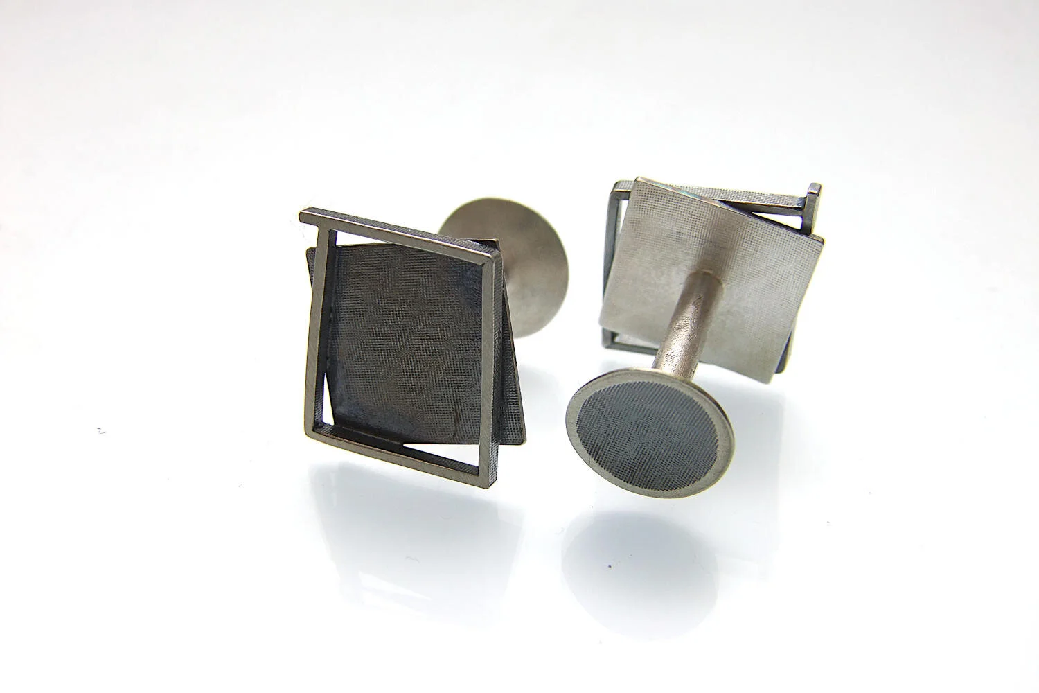 square-silver-cufflinks-part-oxidised-hbm054b.JPG