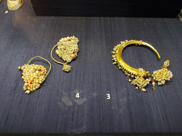 jewellery1.jpg