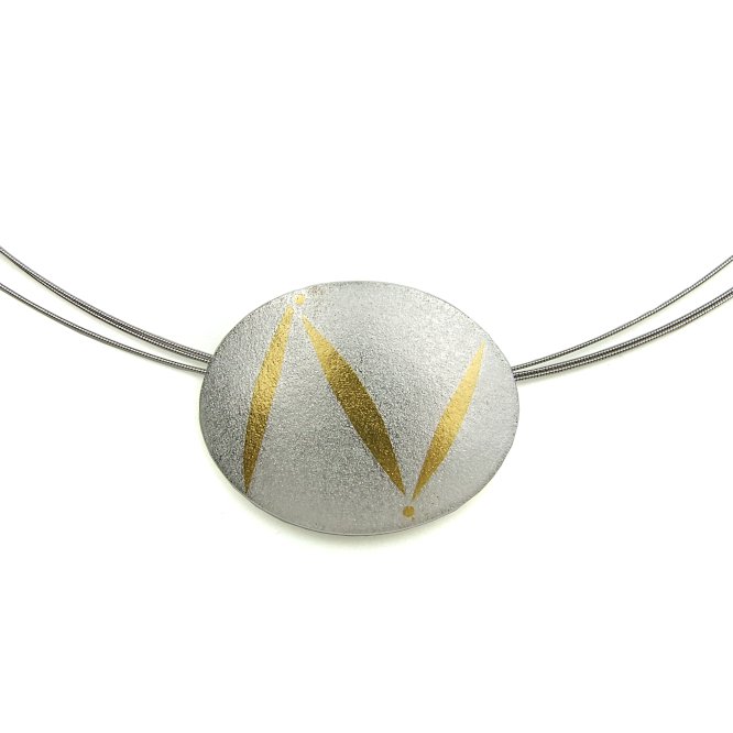 necklace_oval_pendant_gold_pattern_hbm160_0321.JPG