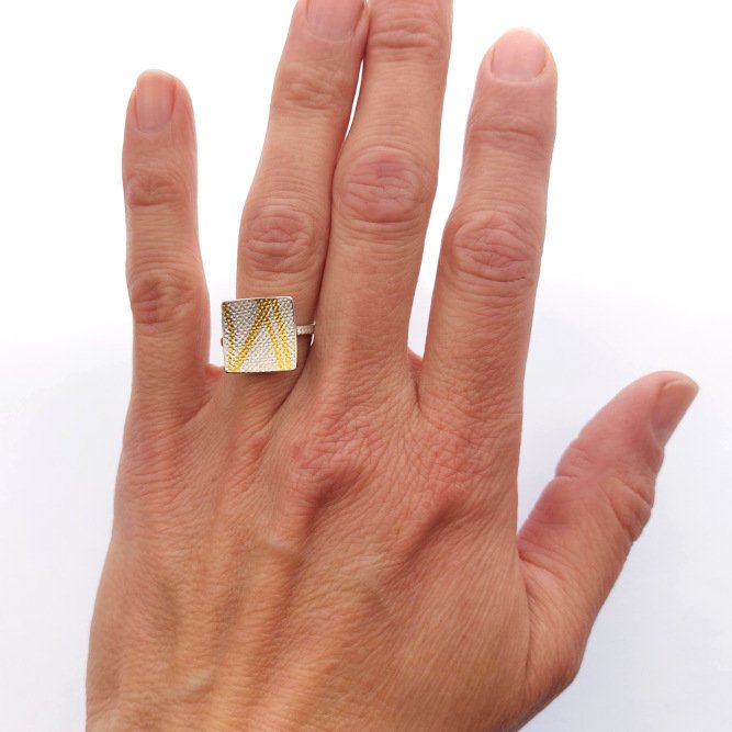 square_silver_gold_ring_hbm130b_2942.jpg