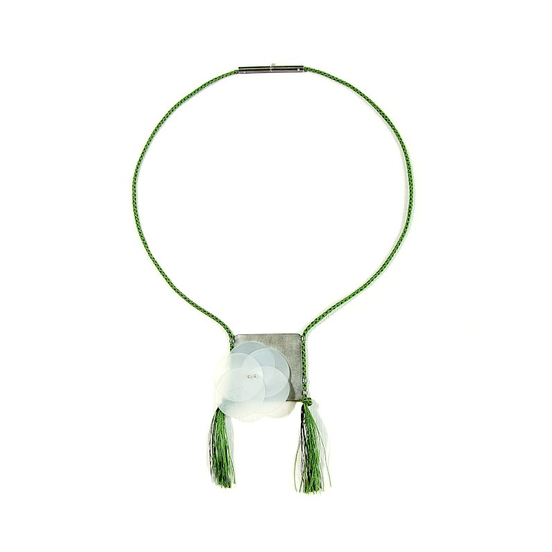HDPE_green_silk_necklace_HBM107_landsc_8709.jpg