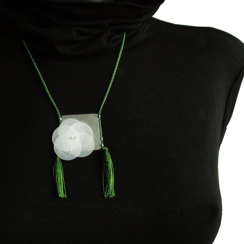 hdpe_green_silk-Necklace-HBM110_8675.JPG