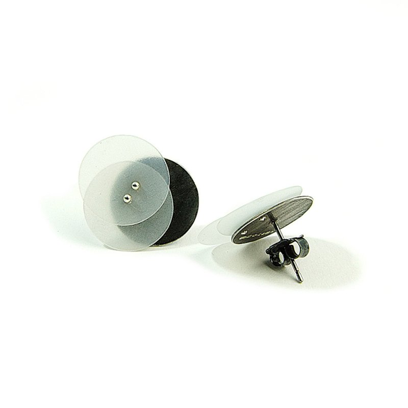 round-silver-black-earstuds-hdpe-discs-hbm114a-9248.JPG