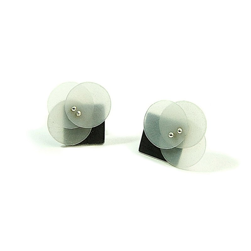 square-black-silver-earstuds-hdpe-discs-hbm115a-9241a.jpg