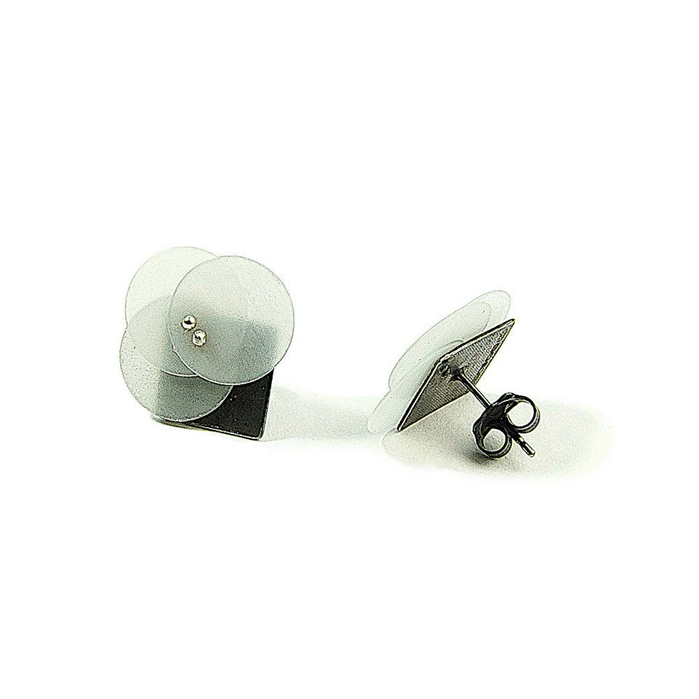 square-silver-earstuds-black-hbm115a-9245.JPG