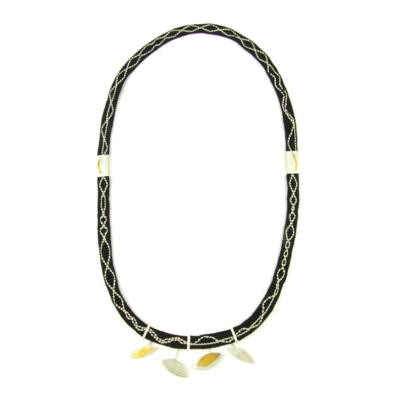 black_necklace_hbm076.jpg