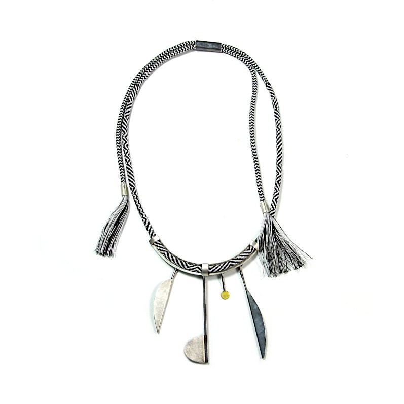 necklace_HBM050_landsc.jpg