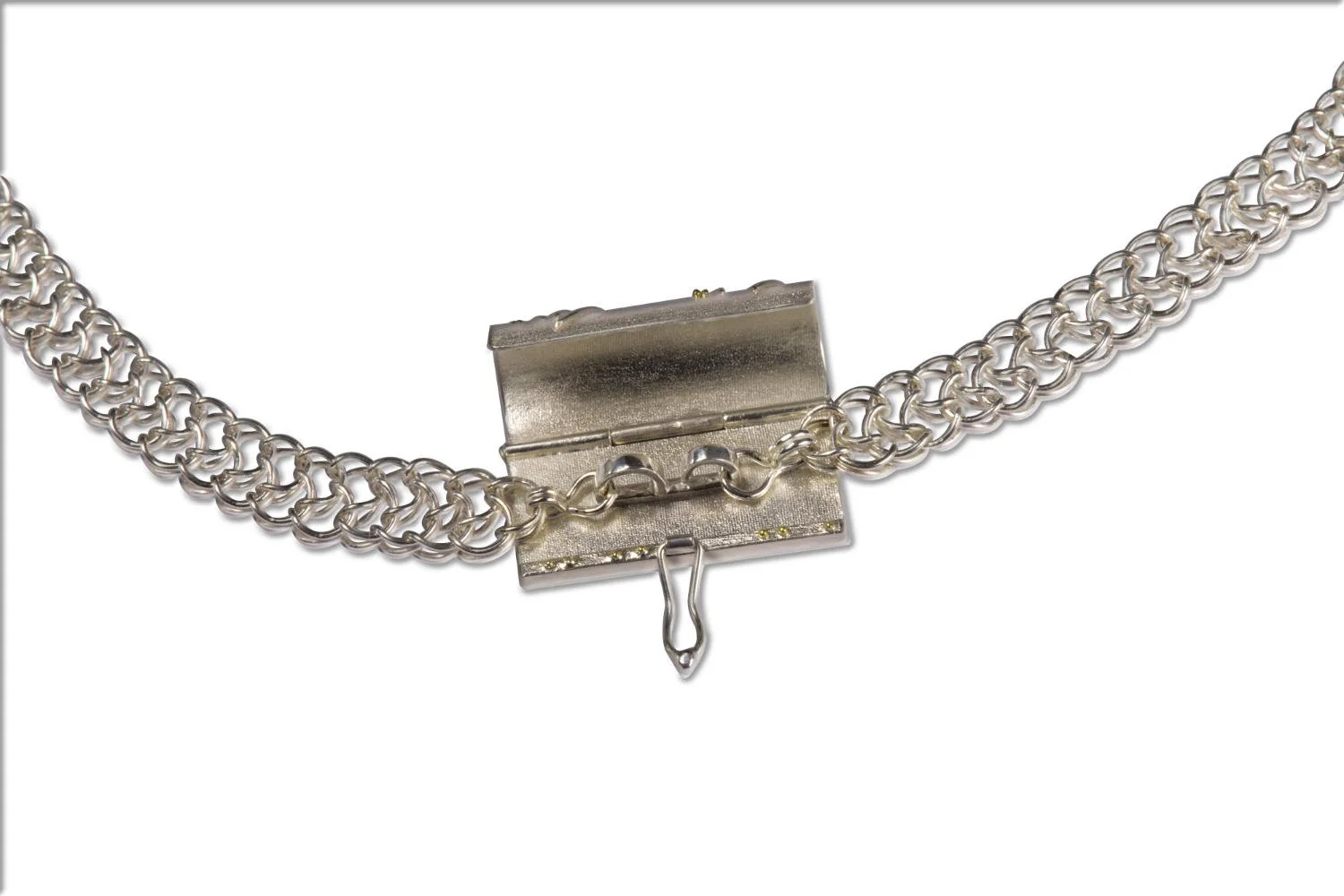 Open clasp detail.