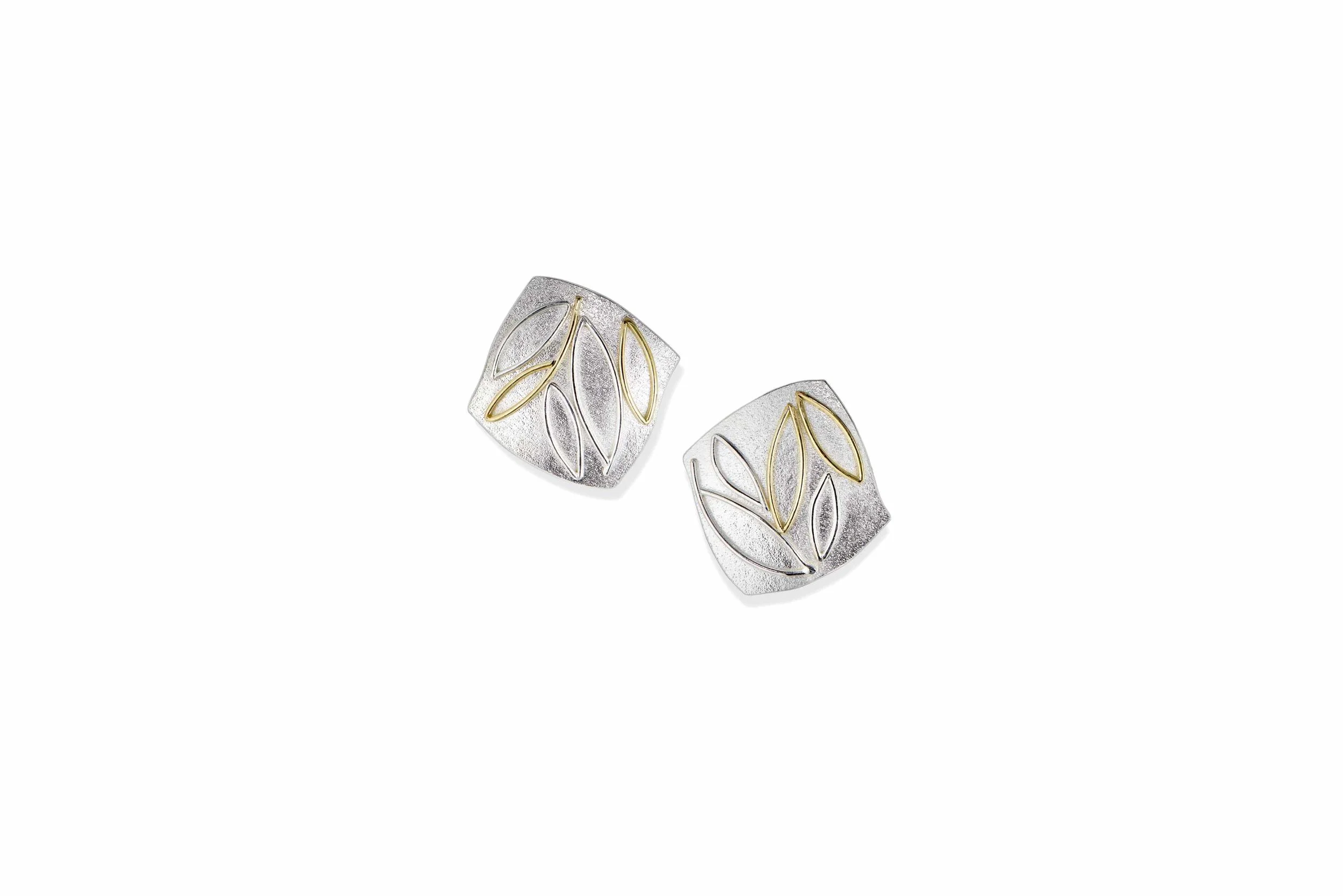Traces, Ear Studs