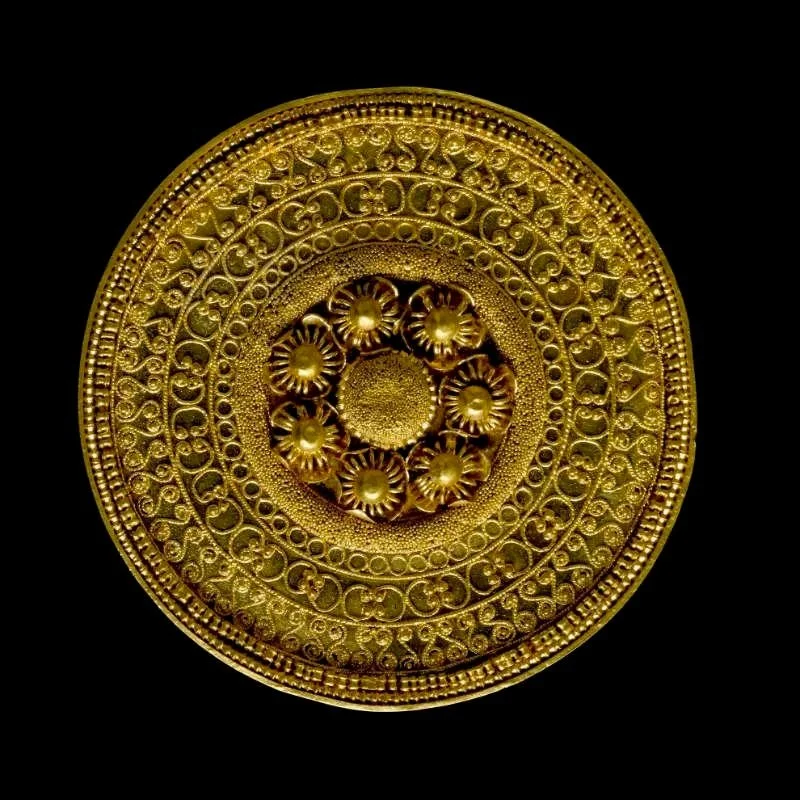 BM_etruscan_earrings_81765001_ed.jpg
