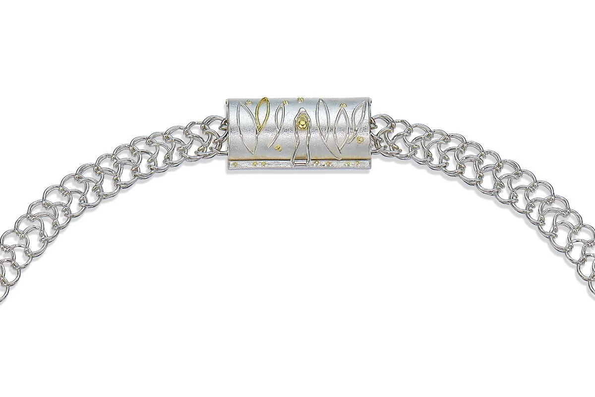 Clasp detail 3x2.jpg