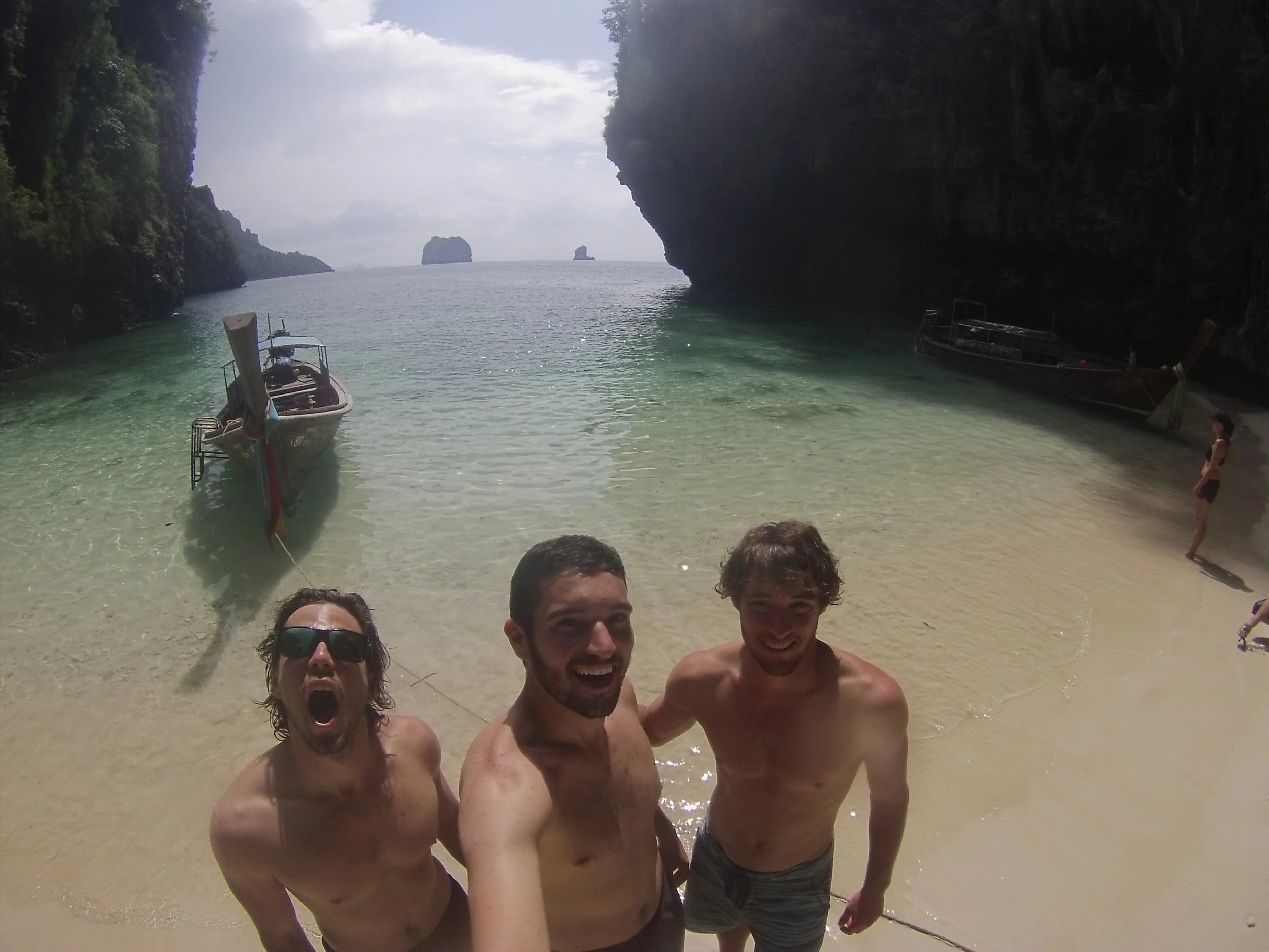 Bustling Bangkok to Beachside Bungalows