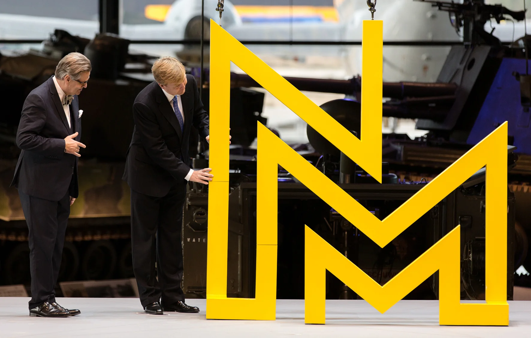 01 - Koning met logo.jpg