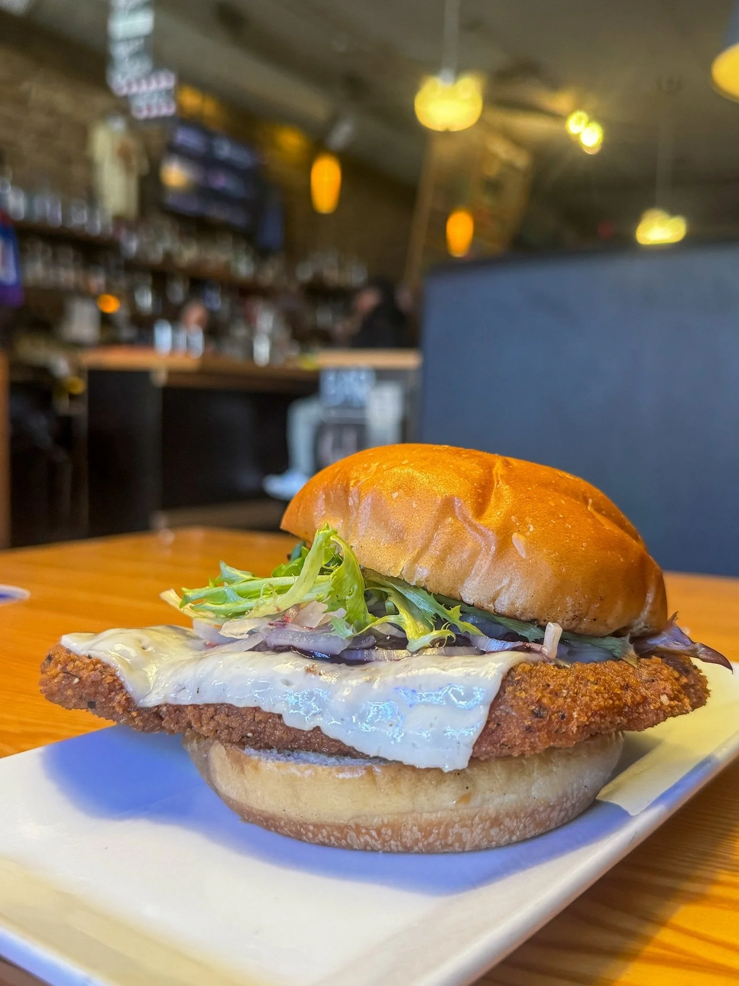 Loin-el Richie
Hand-breaded pork tenderloin, black berry compote, 
havarti, pickled shallots, mixed greens

Pop in and get cozy with us!