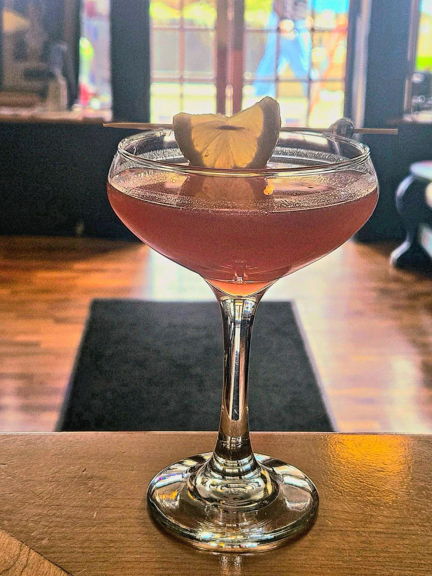 🚨💖Valentine&rsquo;s Cocktail Alert 💖🚨
Let&rsquo;s Dance (in the words of David Bowie)
Fruity pebbles @therealmccoyrum , lemon, cranberry, simple, edible glitter, DISCO BALL COCKTAIL PICK