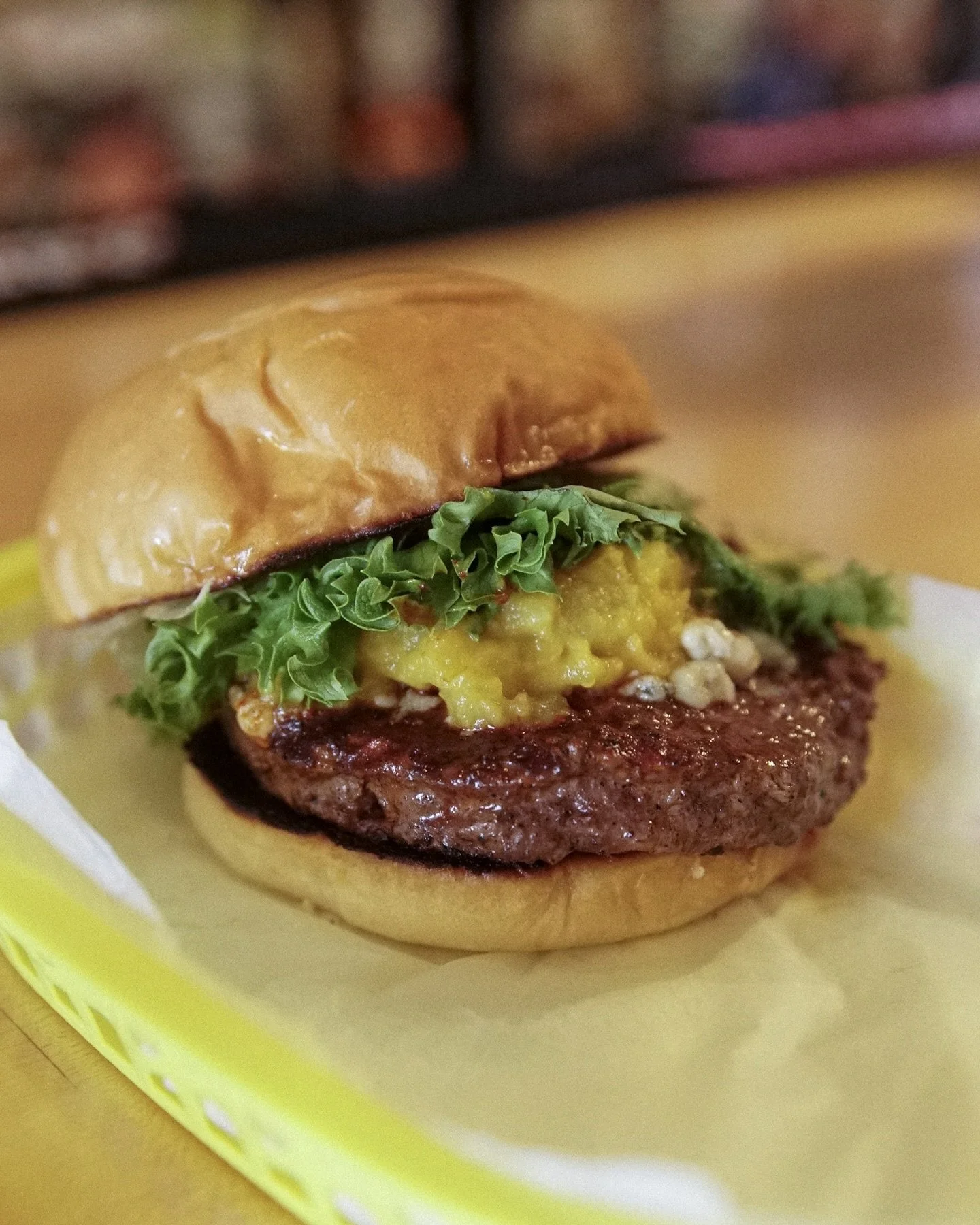 The Black &amp; Blue 🤤

Blue cheese, granny smith apple chutney &amp; assorted seasonal greens.