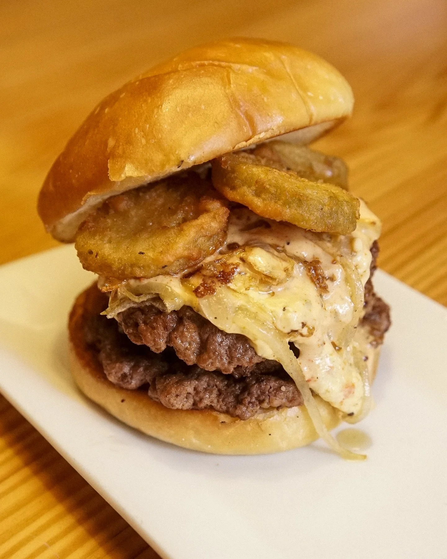 🔥June Specials🔥

Smash the Casbah Burger - $16
Quadruple smash burger, pimento cheese, grilled onions, spicy 1000 island, pickle chips, Farm to Market bun.
Not DF, GF w/o pickle chips, w/ GF bun

Miss Piggy -$16
4oz beef patty, pepperjack, pulled p