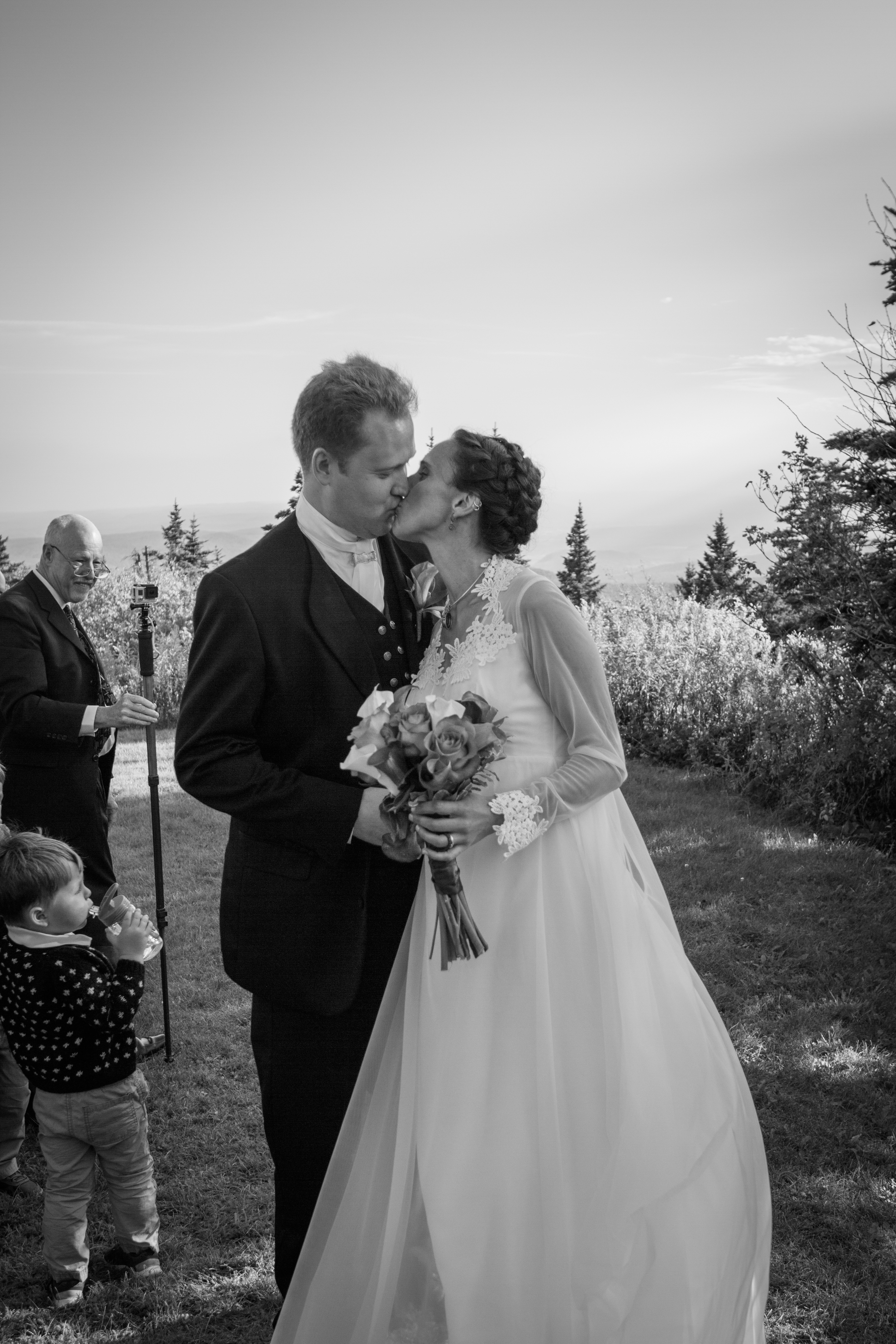 Lauren and Eyvi Bascom Lodge Mt. Greylock Berkshires Massachusetts Mountain Wedding Shannon Sorensen Photography