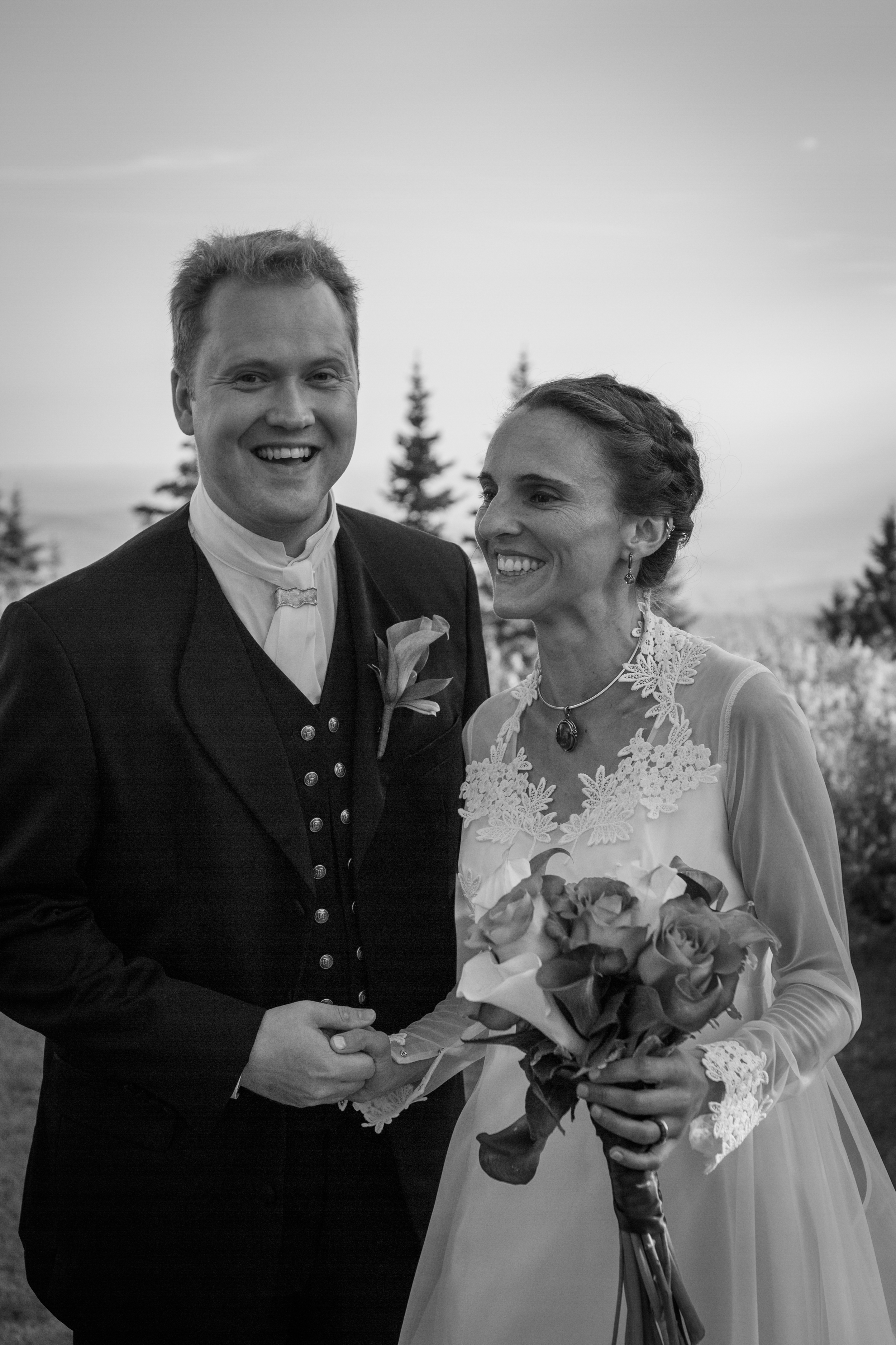 Lauren and Eyvi Bascom Lodge Mt. Greylock Berkshires Massachusetts Mountain Wedding Shannon Sorensen Photography