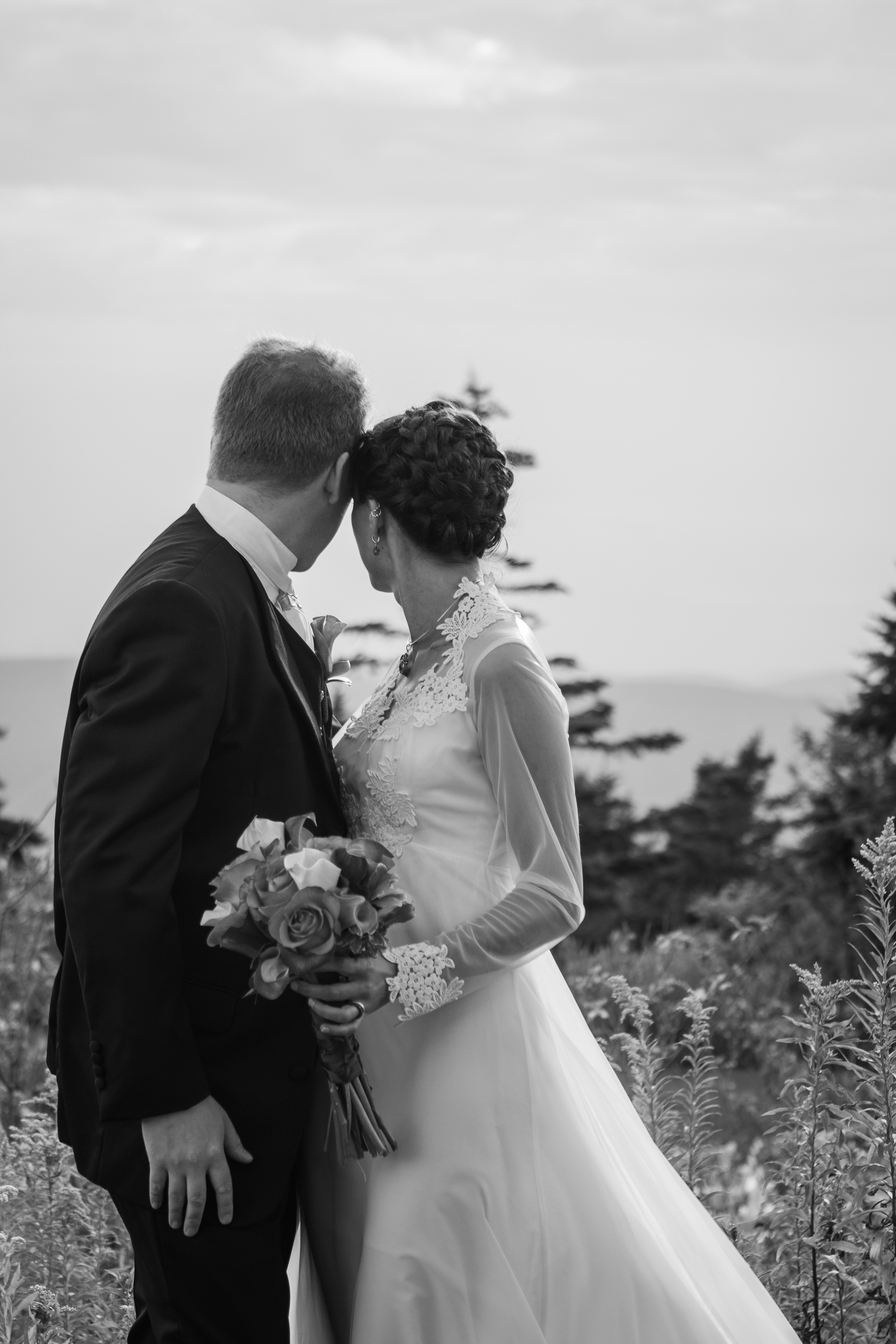 Lauren and Eyvi Bascom Lodge Mt. Greylock Berkshires Massachusetts Mountain Wedding Shannon Sorensen Photography