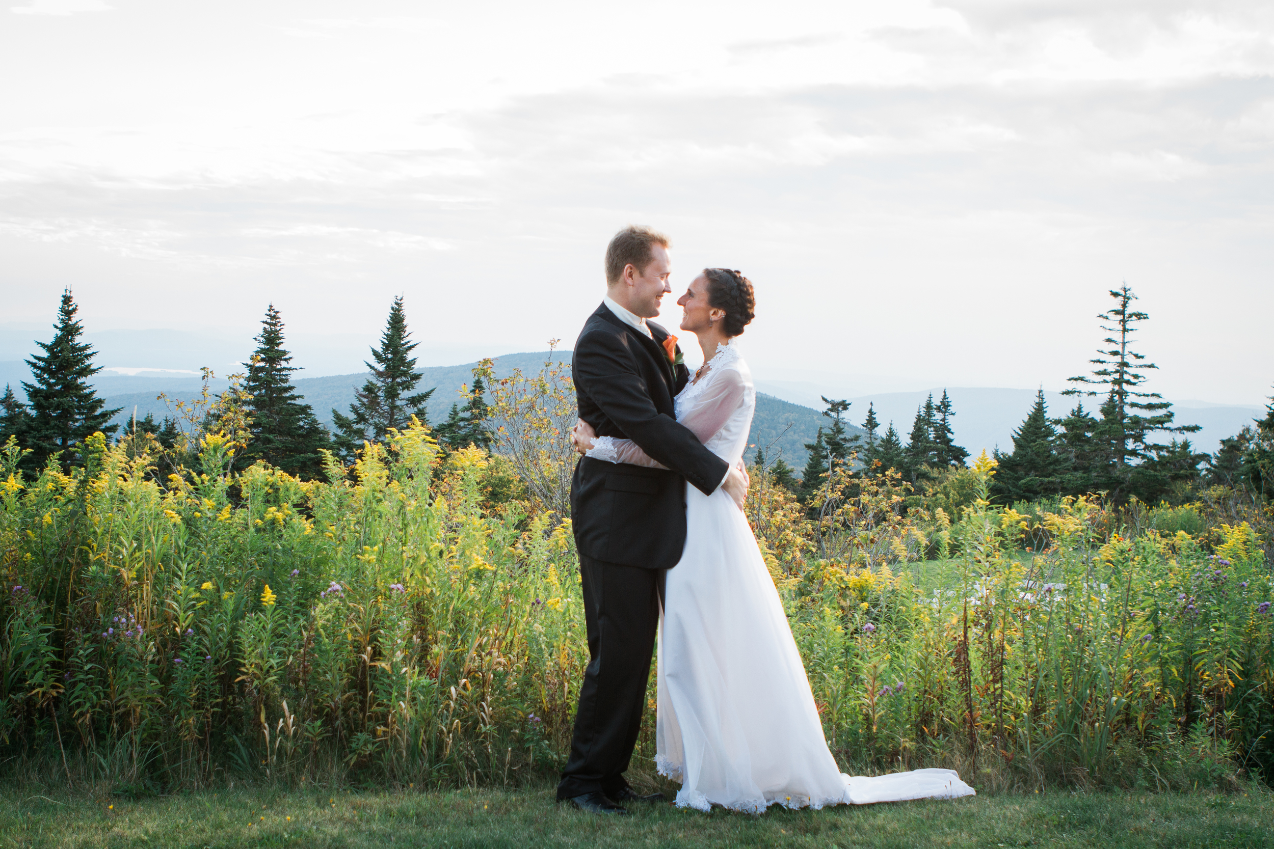 Lauren and Eyvi Bascom Lodge Mt. Greylock Berkshires Massachusetts Mountain Wedding Shannon Sorensen Photography