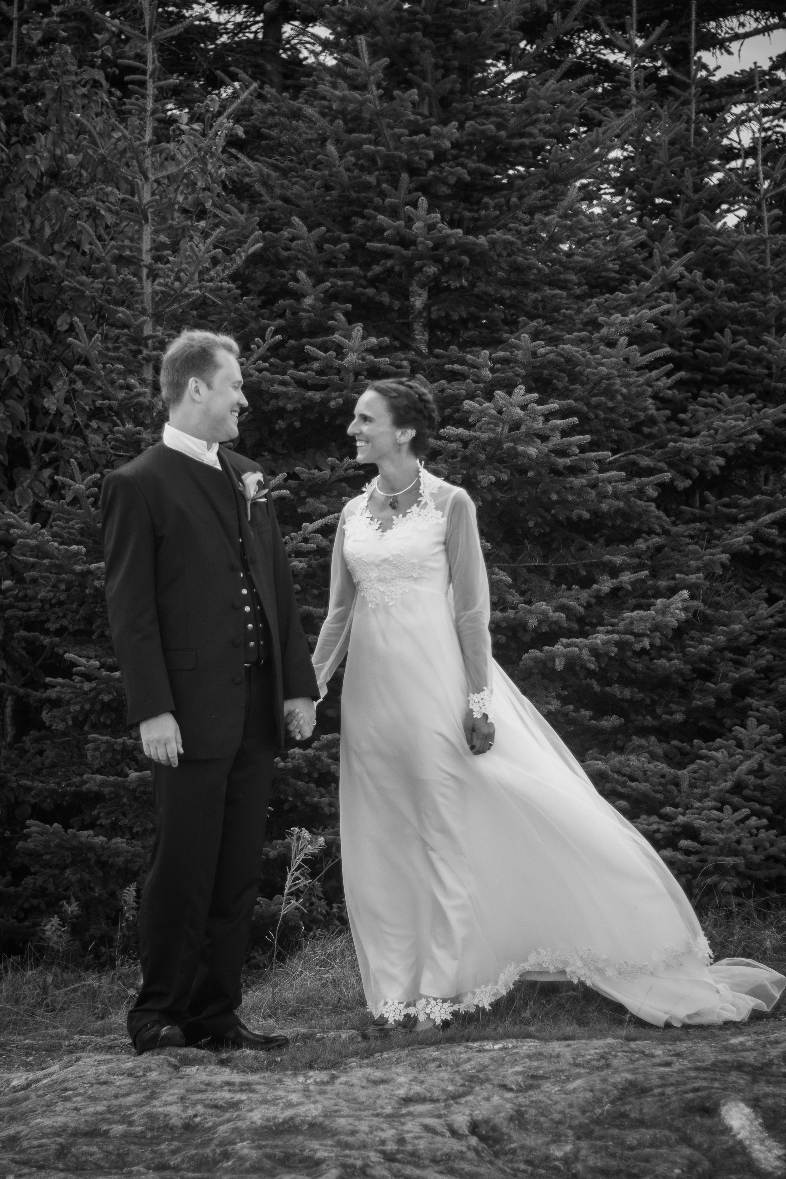 Lauren and Eyvi Bascom Lodge Mt. Greylock Berkshires Massachusetts Mountain Wedding Shannon Sorensen Photography