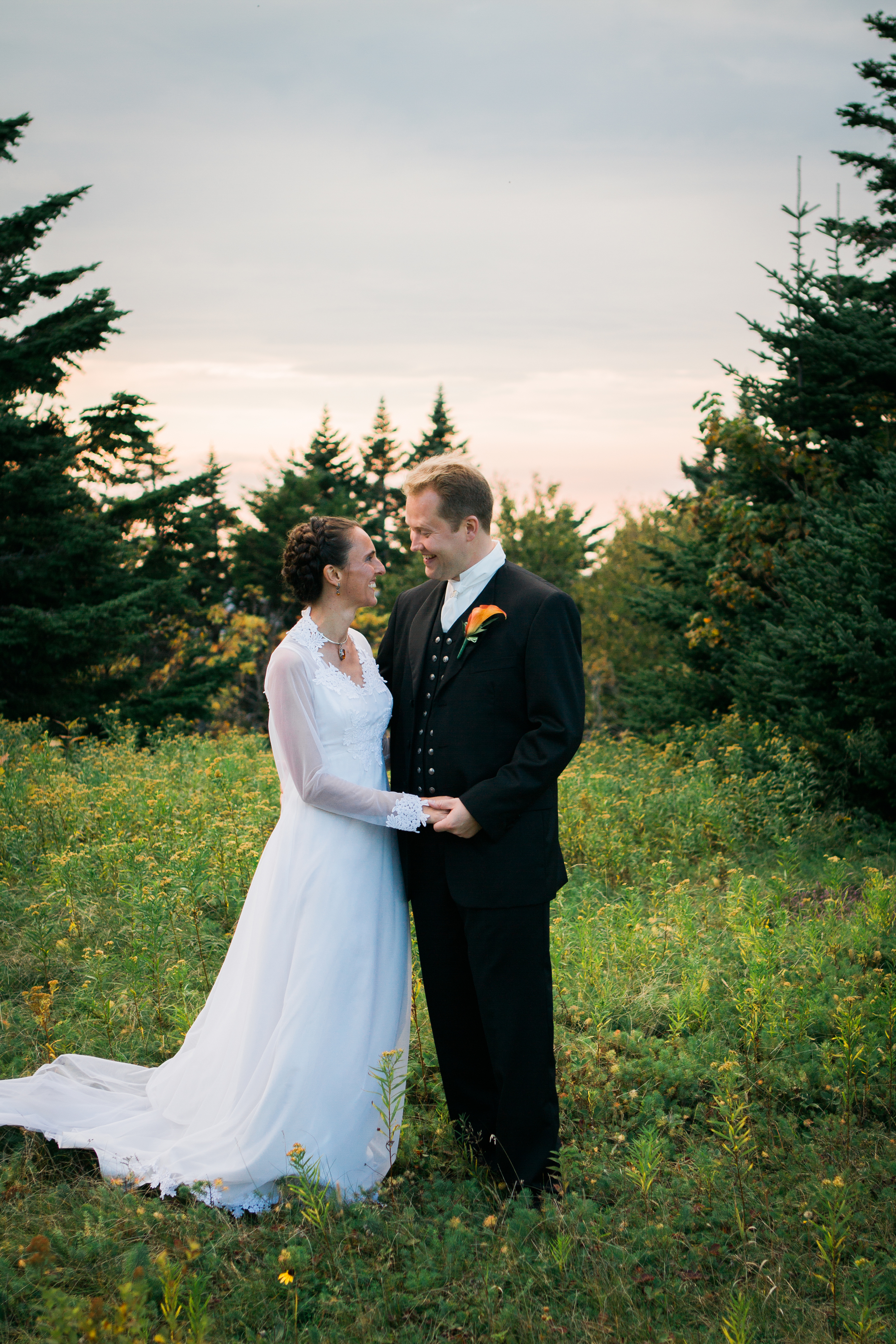 Lauren and Eyvi Bascom Lodge Mt. Greylock Berkshires Massachusetts Mountain Wedding Shannon Sorensen Photography