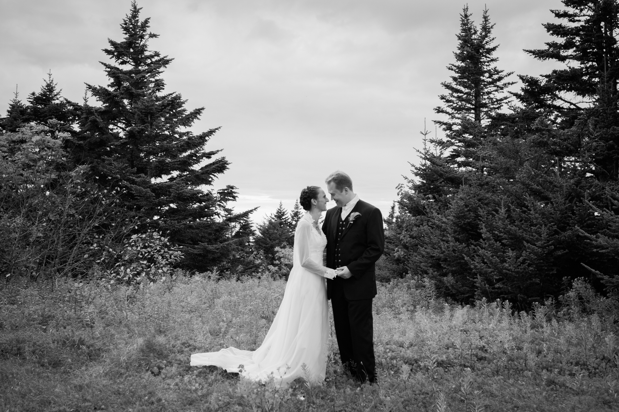 Lauren and Eyvi Bascom Lodge Mt. Greylock Berkshires Massachusetts Mountain Wedding Shannon Sorensen Photography