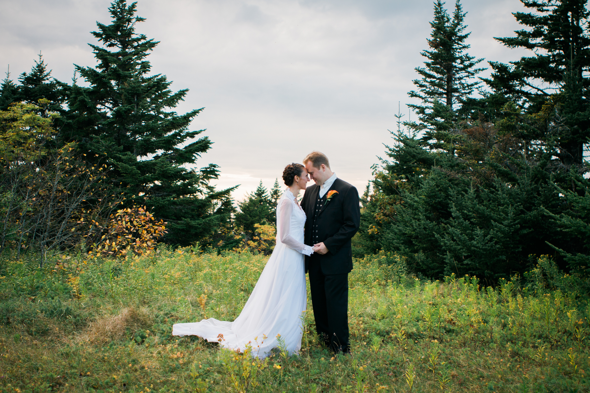 Lauren and Eyvi Bascom Lodge Mt. Greylock Berkshires Massachusetts Mountain Wedding Shannon Sorensen Photography