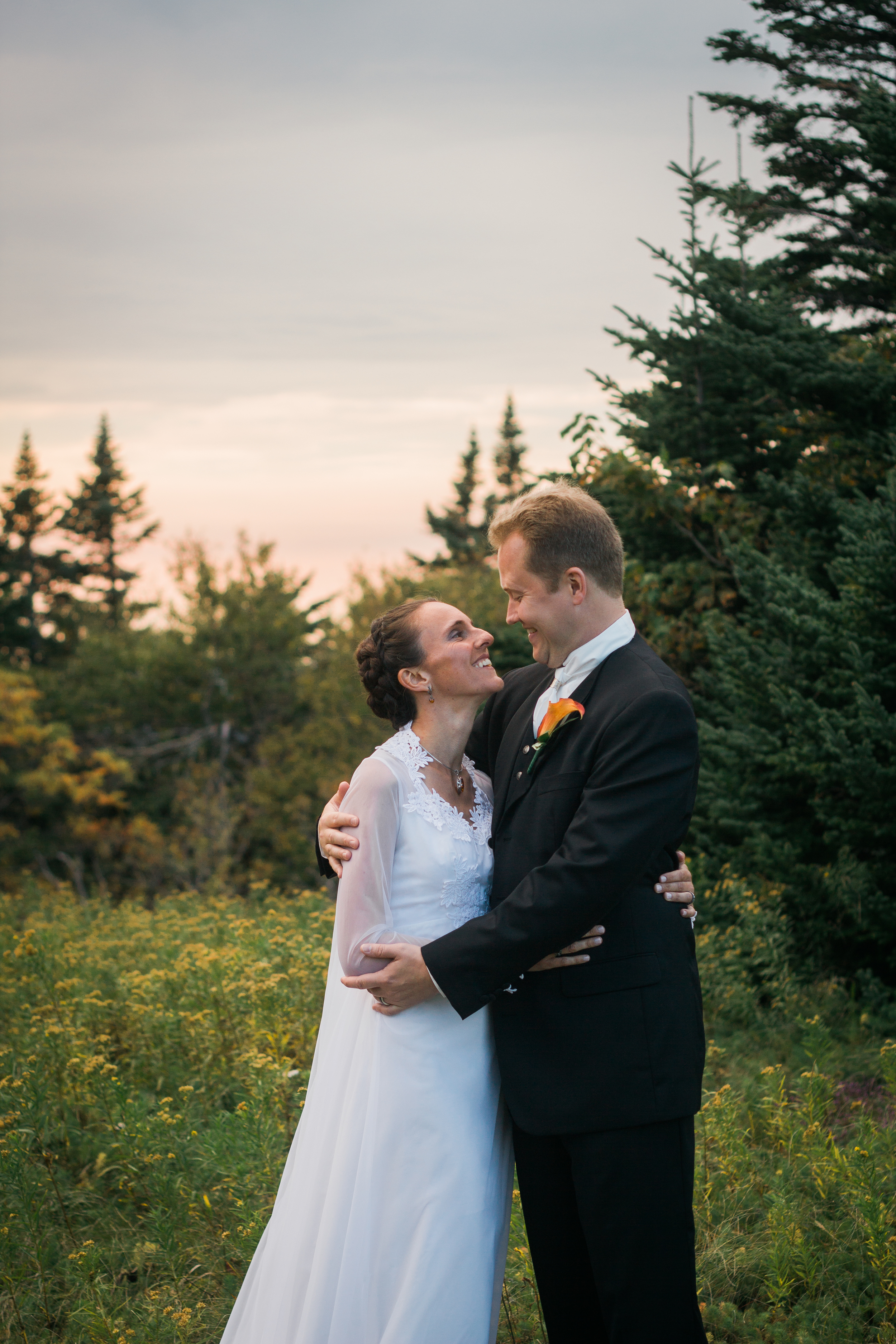 Lauren and Eyvi Bascom Lodge Mt. Greylock Berkshires Massachusetts Mountain Wedding Shannon Sorensen Photography