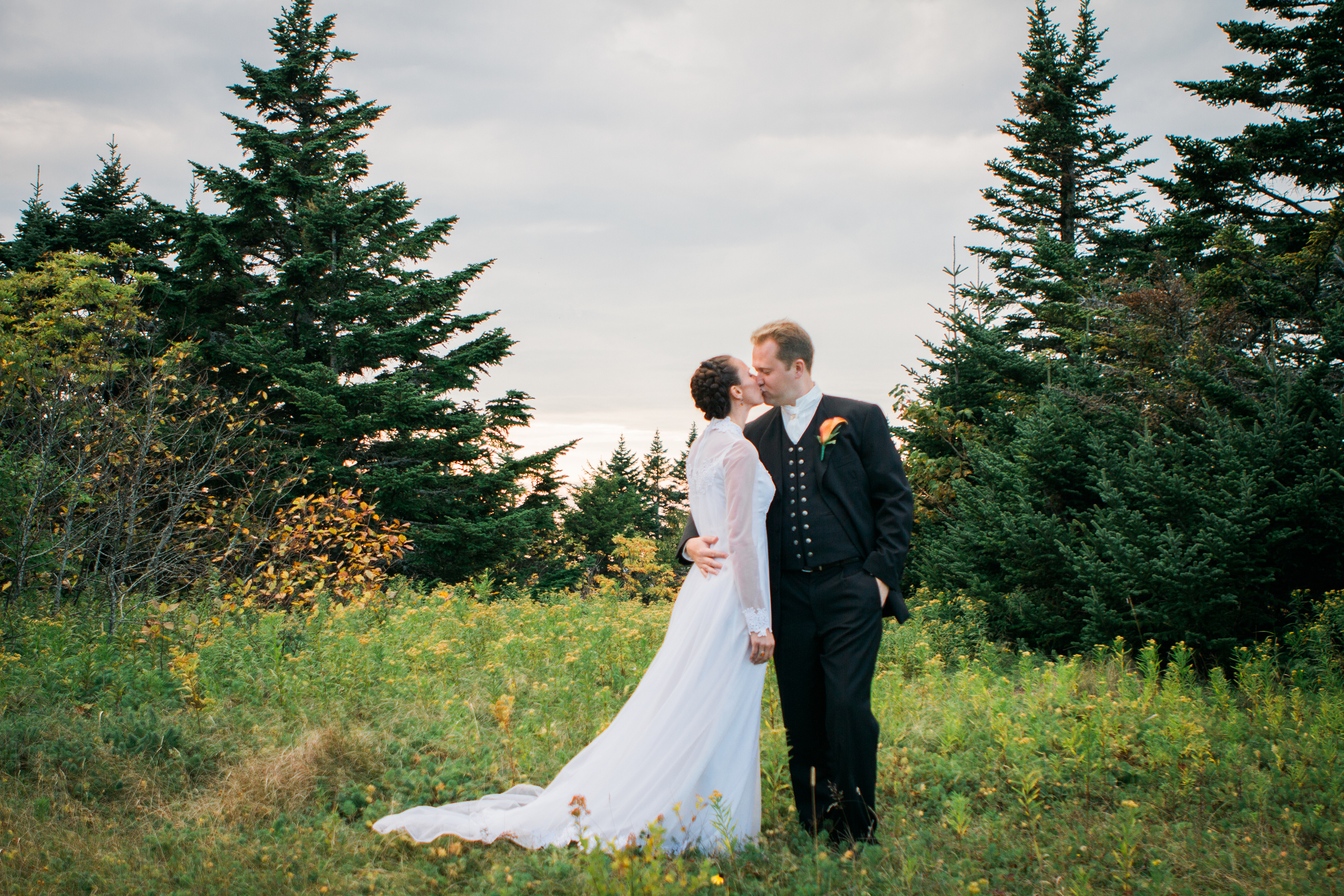 Lauren and Eyvi Bascom Lodge Mt. Greylock Berkshires Massachusetts Mountain Wedding Shannon Sorensen Photography