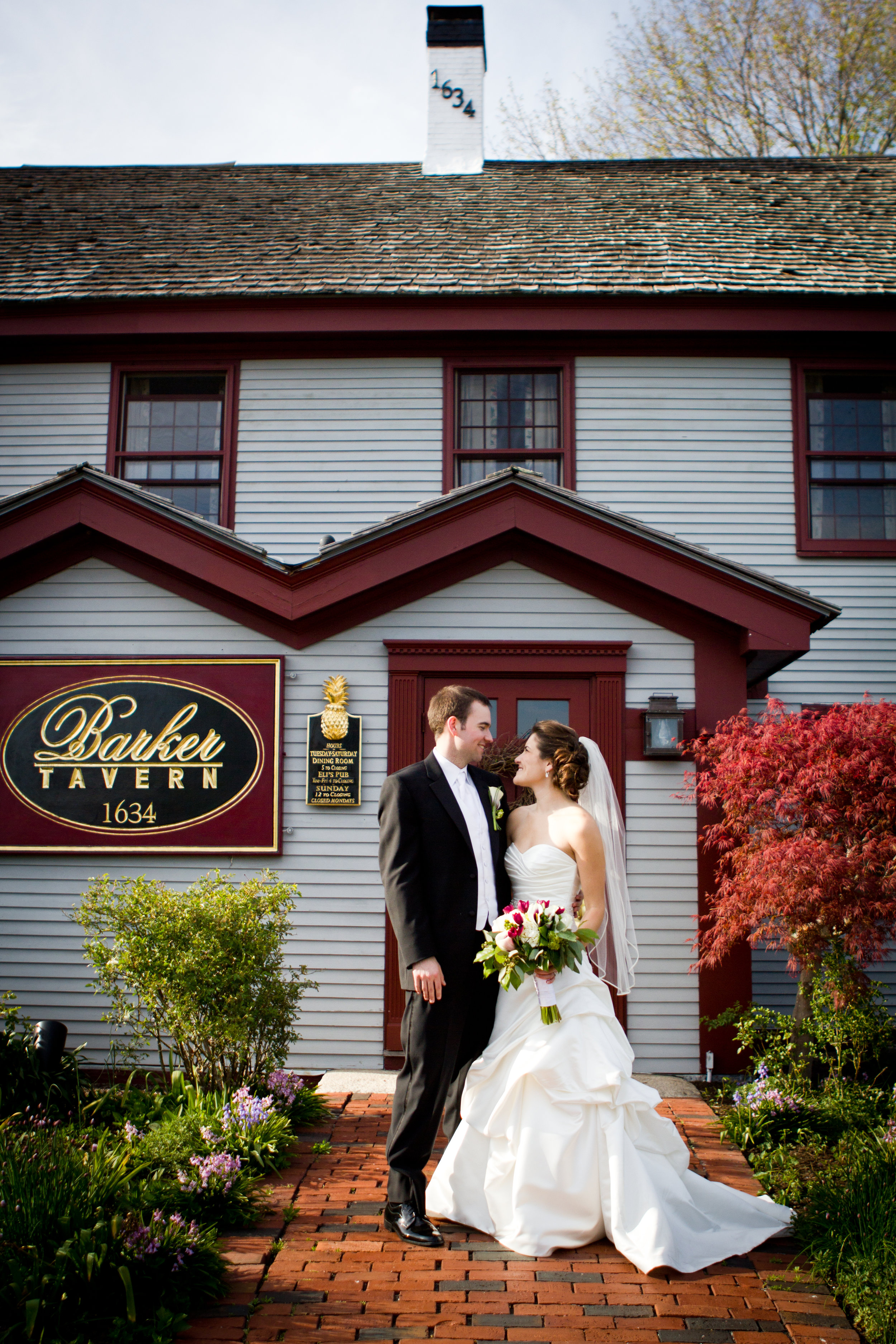 Michelle and Tom Inn at Scituate Harbor Barker Tavern Scituate Massachusetts Wedding Photographer Shannon Sorensen Photography