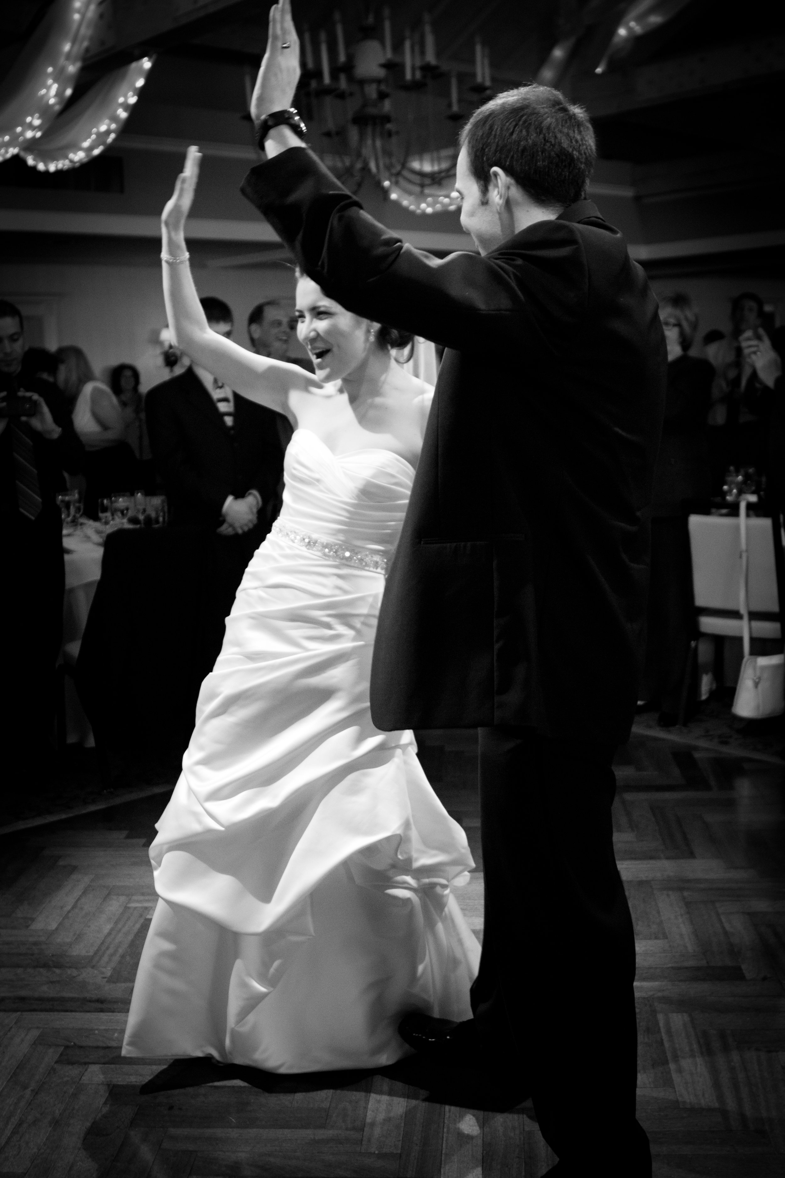 Michelle and Tom Inn at Scituate Harbor Barker Tavern Scituate Massachusetts Wedding Photographer Shannon Sorensen Photography