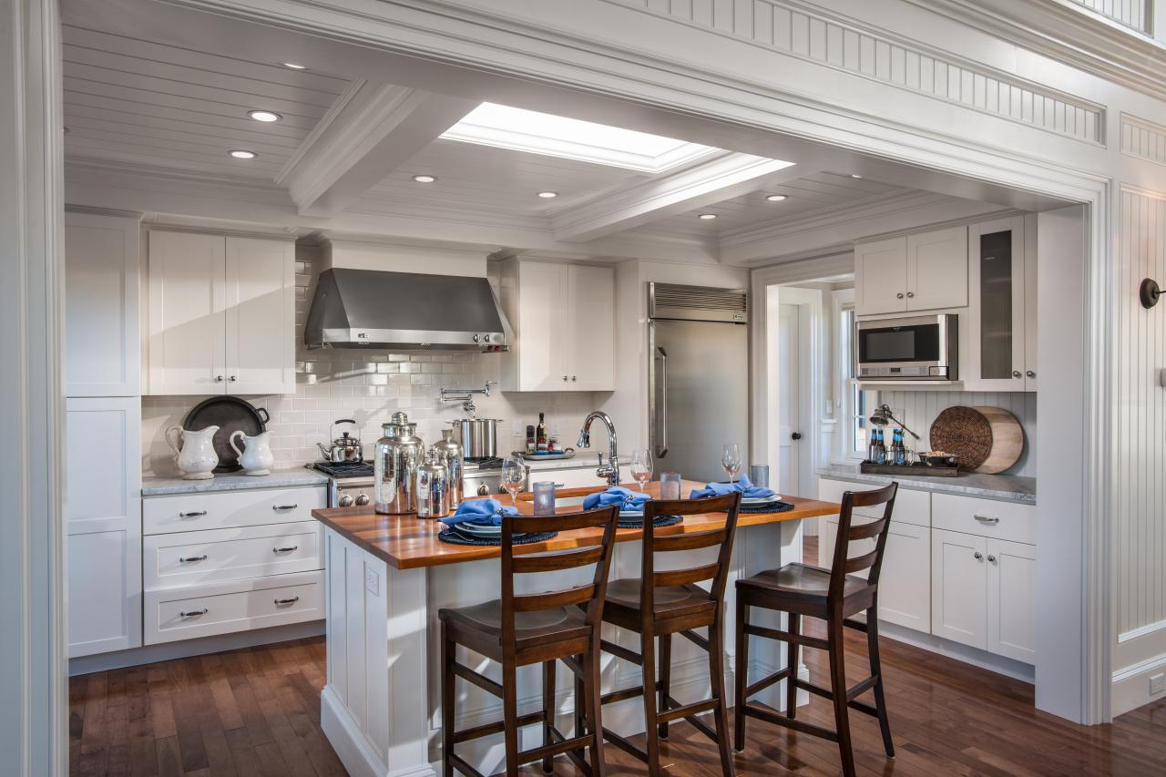 dh2015_kitchen_01_hero-shot_h.jpg.rend.hgtvcom.1280.853.jpeg