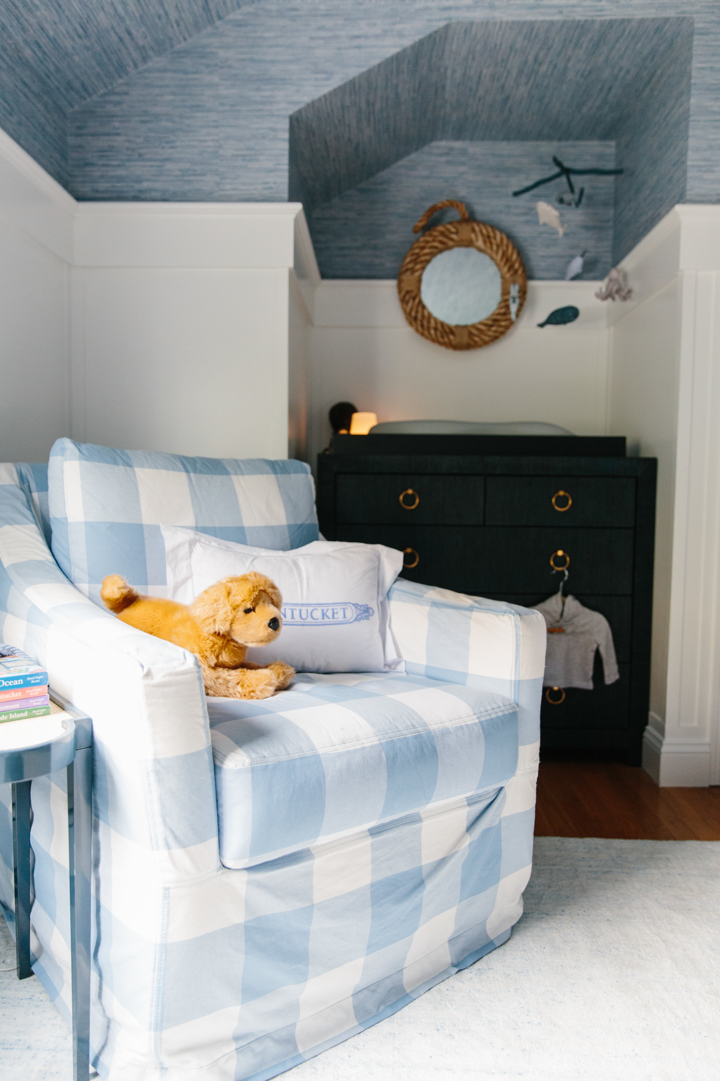 Blue Nautical Steamer Trunk Dresser  Nautical style decor, Nautical  bedroom, Beach furniture