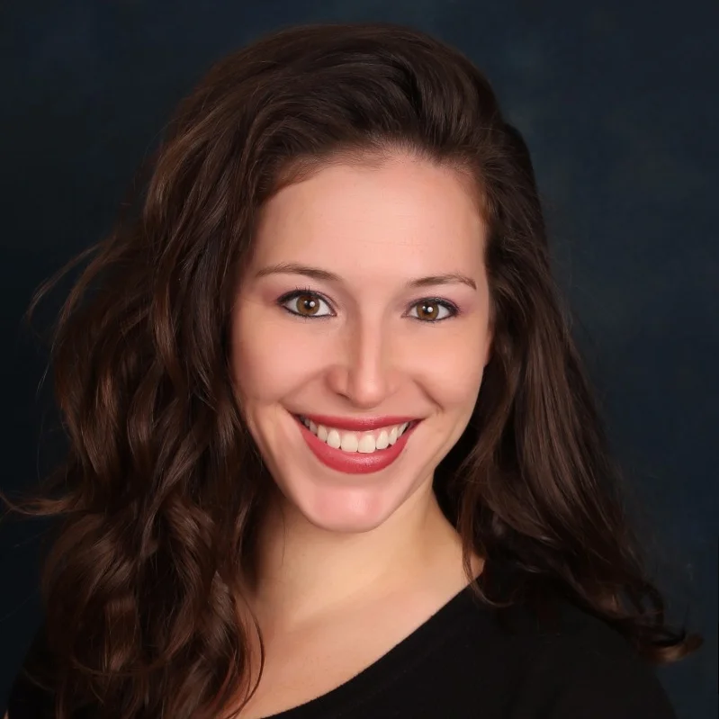 Jacqueline Darna CEO Headshot.jpg