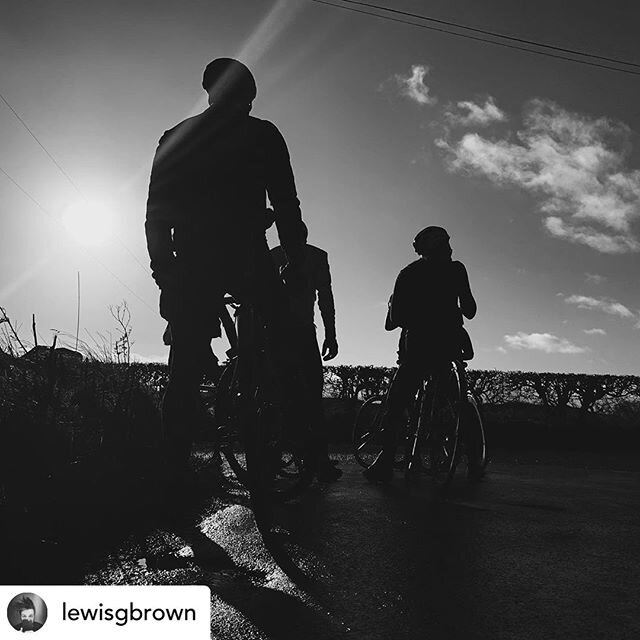 Posted @withregram &bull; @lewisgbrown | S P R I N G |
.
.
Starting to feel like it. In the Belgian cycling sense of the word.
.
.
#cycling #groupride #bike #roadbike #roadriding #clubride #edinburgh #igersedinburgh #westlothian #outsideisfree #belgi