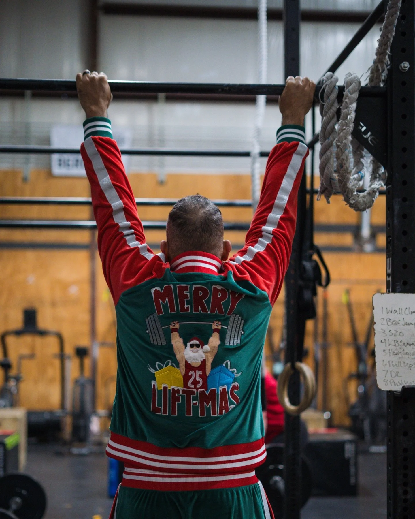 Wishing you a Merry Christmas from our gym to yours. 🎄 

#christmas #12daysofChalkDust #bemoreawesome