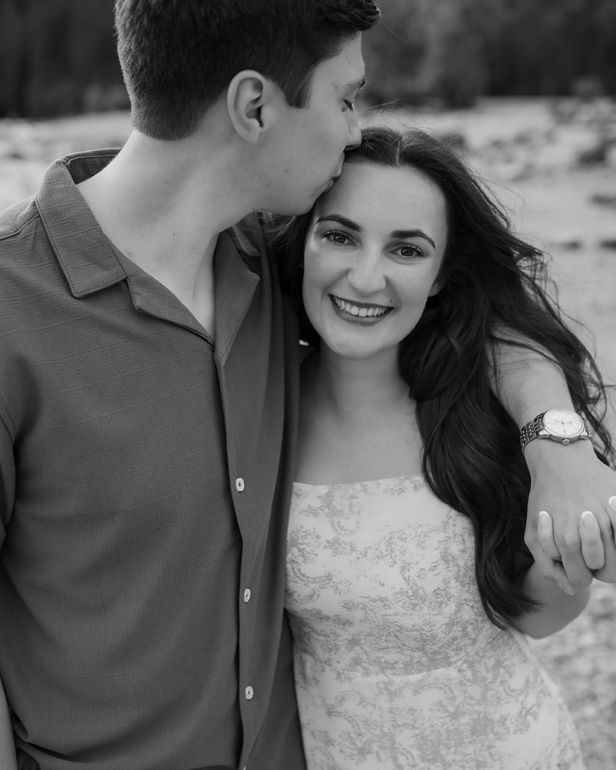 Dan &amp; Emi are just some of the kindest people I&rsquo;ve ever met and they are also just the sweetest of all the high school sweethearts. A few weeks ago we spent a wonderful Saturday evening wandering around this bit of heaven, even partaking in
