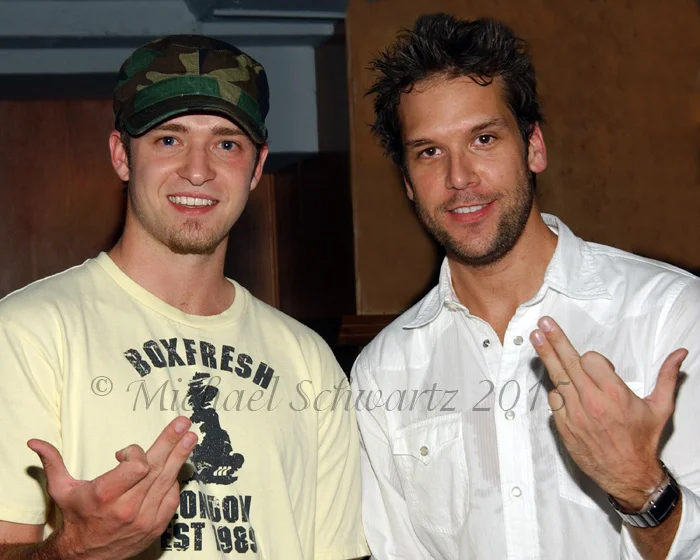 Justin Timberlake and Dane Cook doing the superfinger