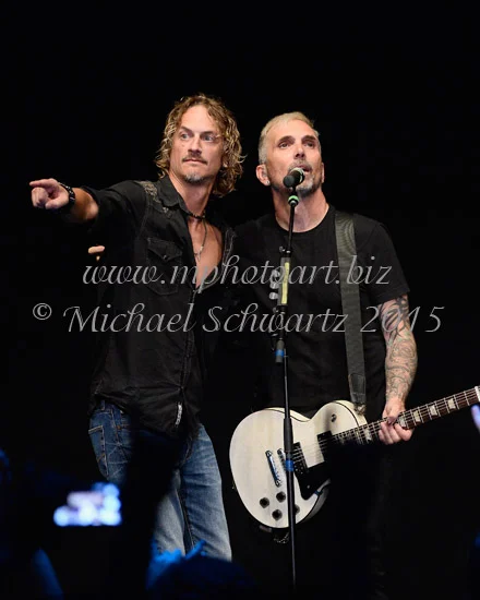 Brett Scallions of Fuel (L) and Art Alexakis of Everclear