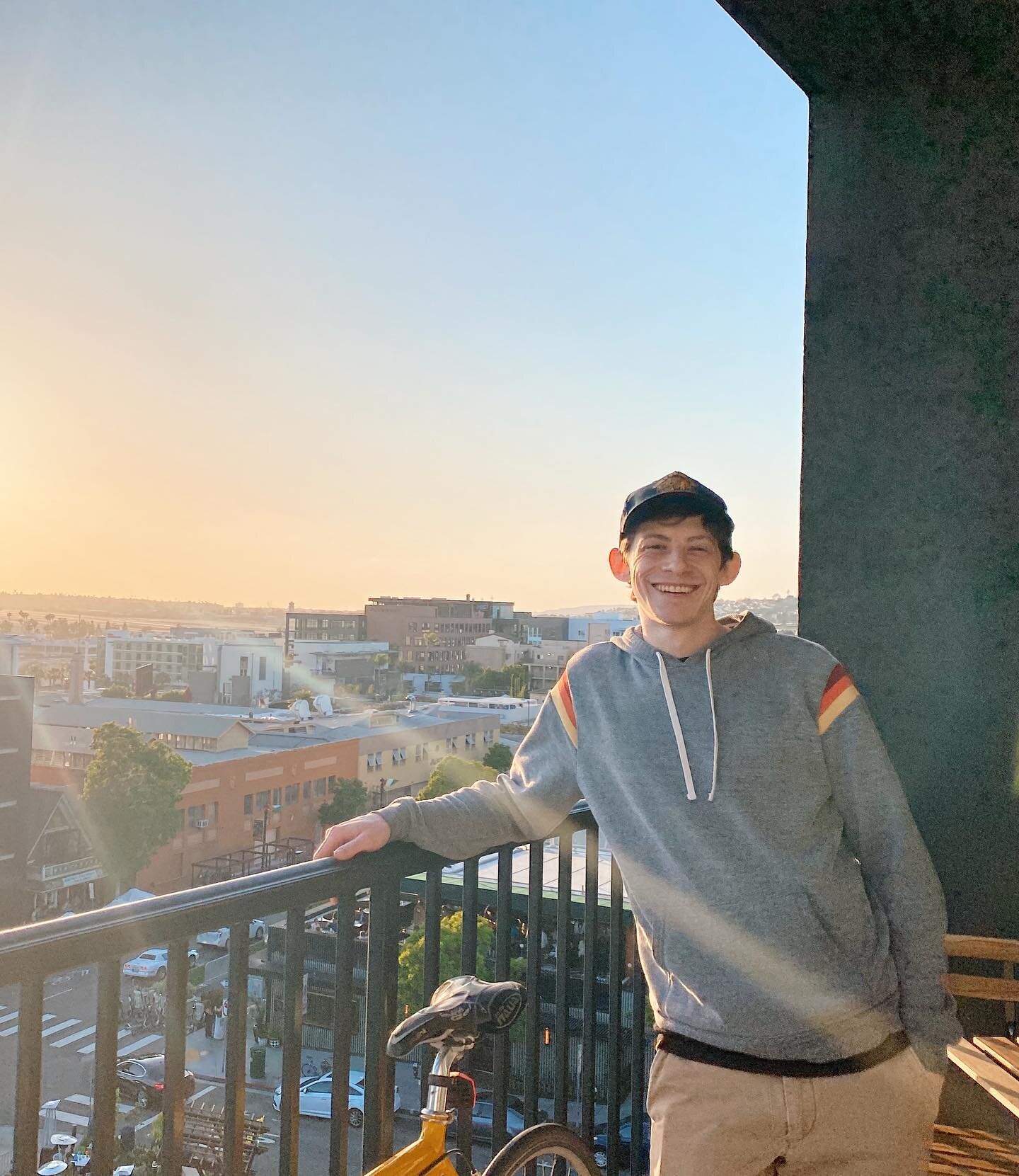 ✈️ VERY PROUD OF JAKEY FOR MOVING ACROSS THE COUNTRY THIS WEEK ☀️ SENDING LOVE FROM ONE LITTLE ITALY TO THE OTHER 🍝 IT&rsquo;S PRETTY EPIC 🏎