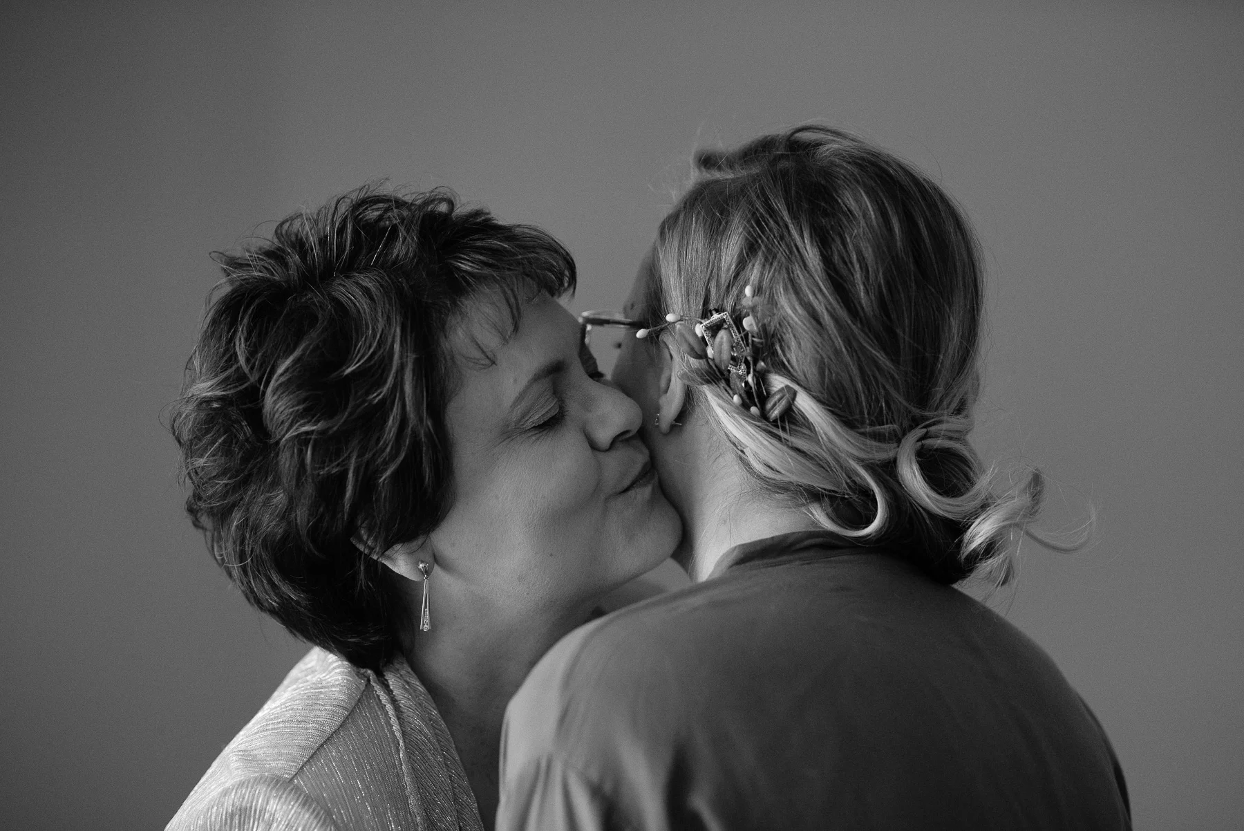 enowen-wedding-photography-mike-anna-suffolk-punch-charlotte (10 of 78).jpg