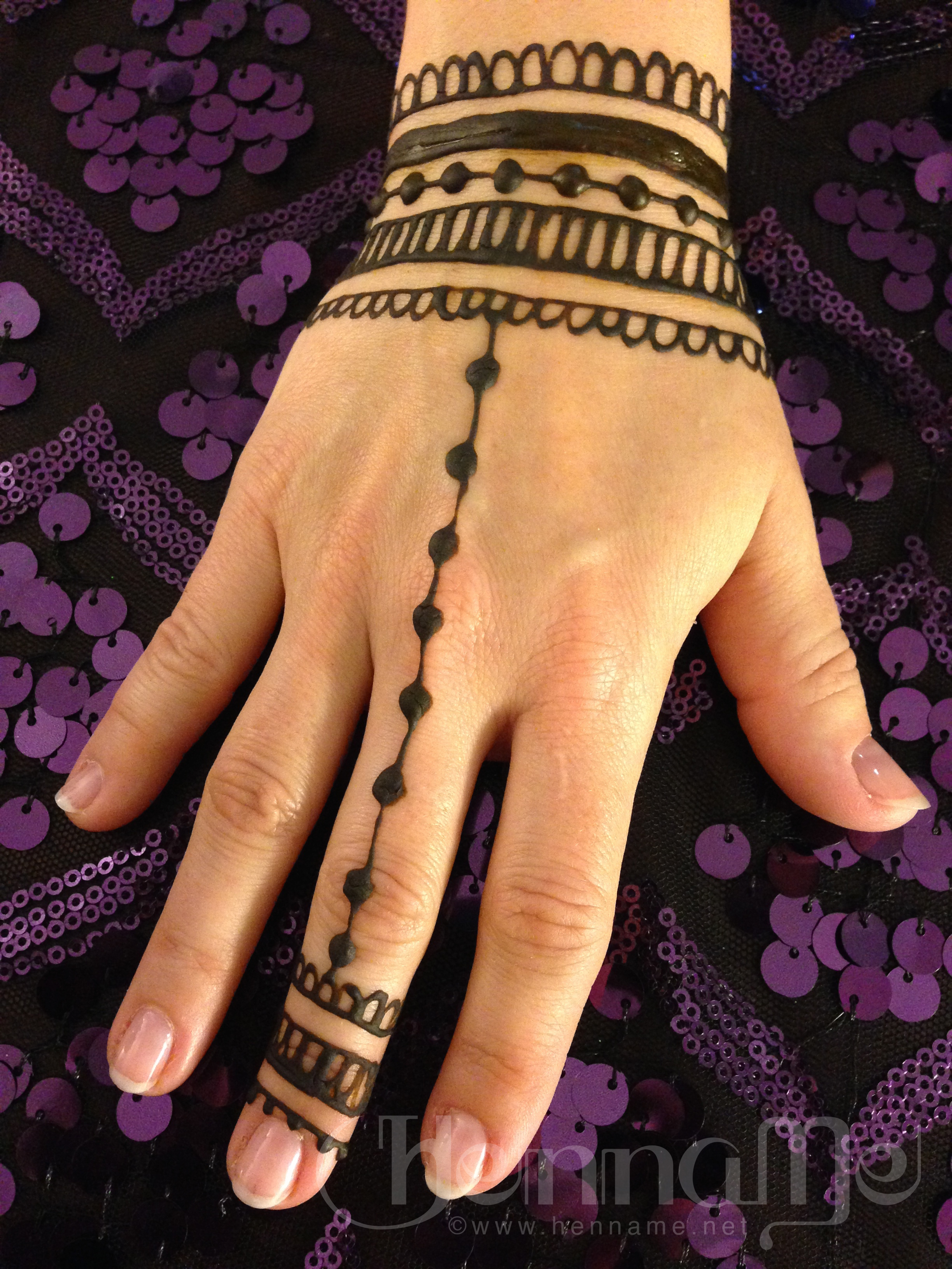 50+ Jaw-Dropping Yet Simple Karwa Chauth Mehndi Design Ideas