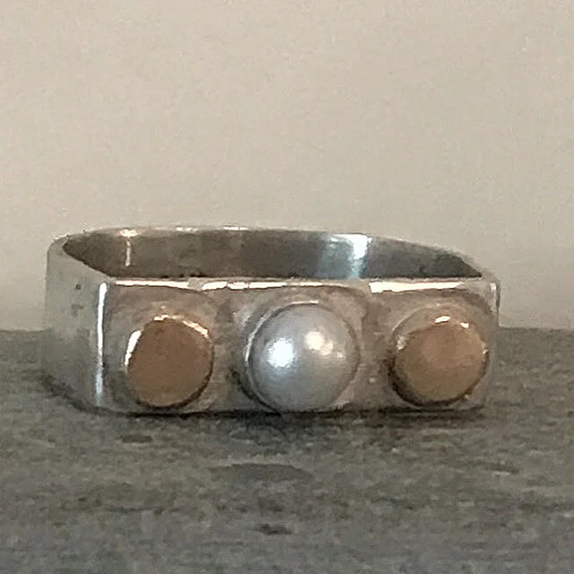 94DF5B62-49E2-4567-AD4E-F756803B7D13